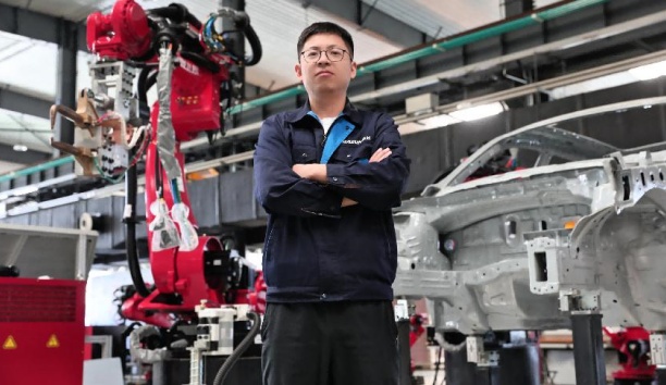 人民網(wǎng)——?jiǎng)?chuàng)新路上遇見你｜王曉峰：干機(jī)器人的，都特別酷